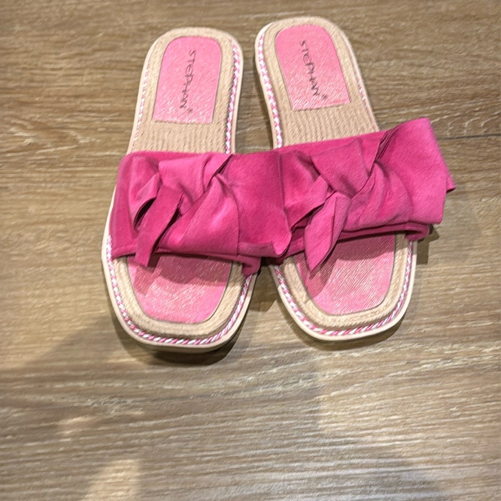 Pink ruffle slides (brand: Stephan, size 41) – playful, bold, and feminine.